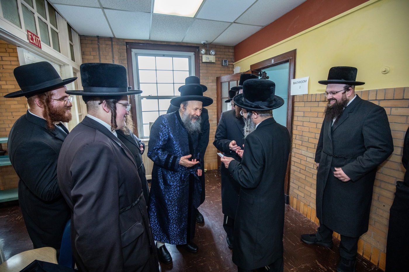 האדמו"ר מבאבוב 45 בביקור במוסדותיו ביוניאן