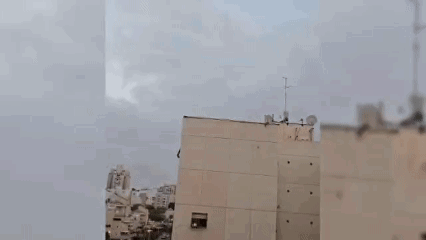 פיצוץ אדיר וכדור אש | תיעוד דרמטי מרגע הפגיעה הישירה בבאר שבע