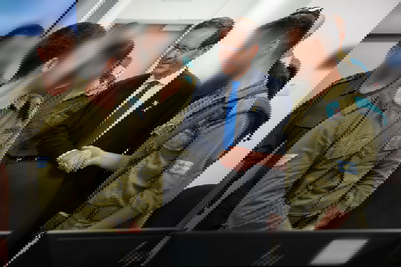 הנשיא עם לוחמי הסייבר 