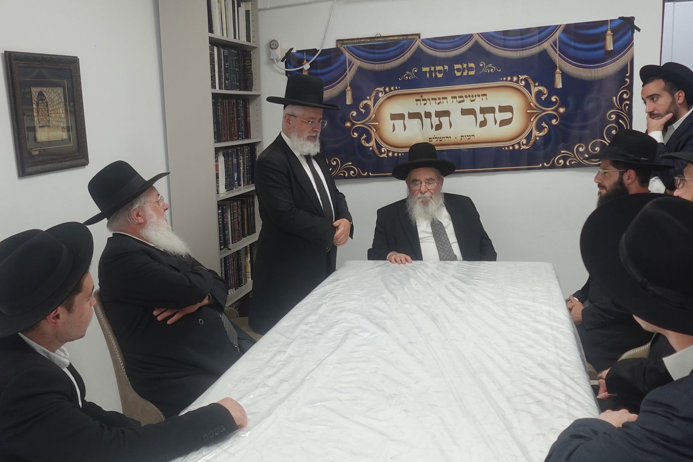 הגר"א סלים במעמד פתיחת ישיבת 'כתר תורה'