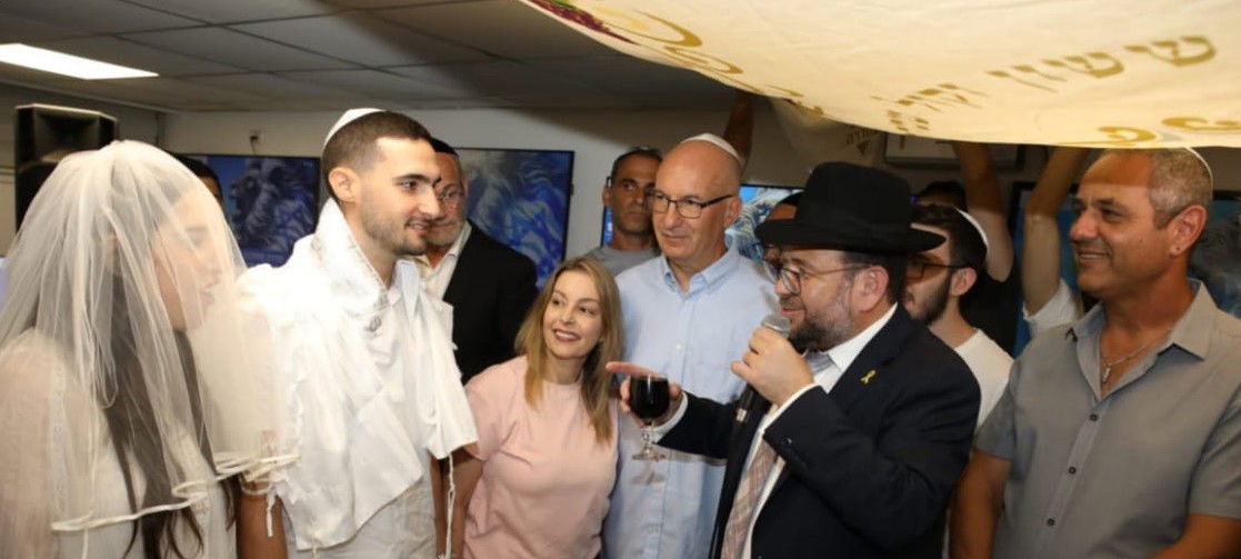 החופה במוקד העירוני