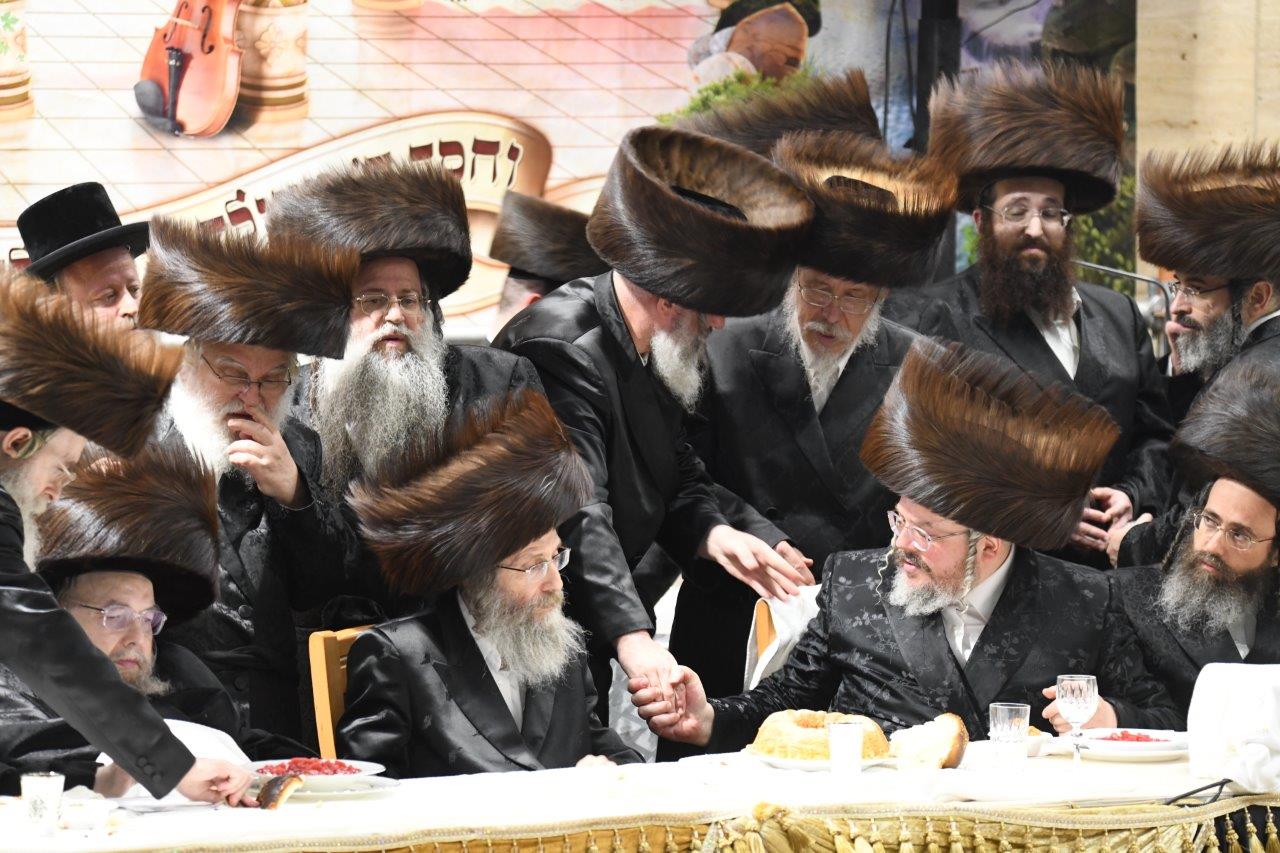 שמחת בית בעלזא - מעמד החתן מאל