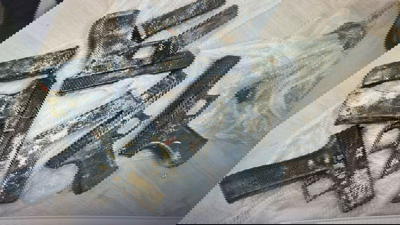 מצ"ב תמונת כלי הנשק שנתפסו במעמד הבידוק