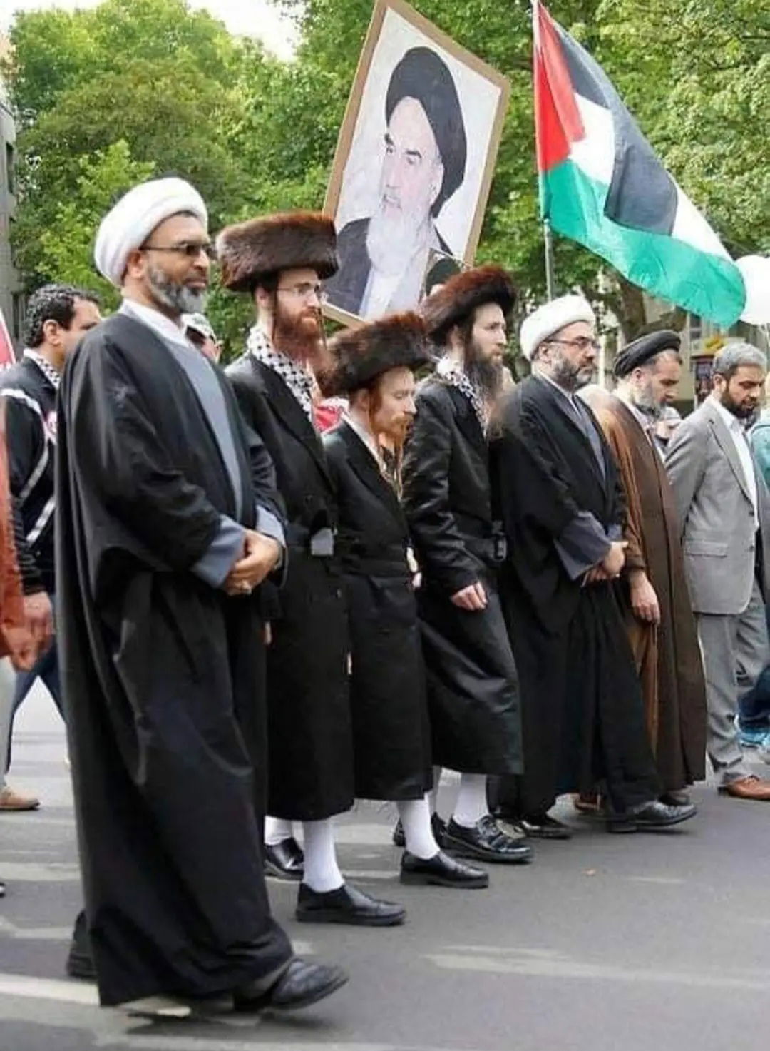 קיצונים לצד פושעי ישראל