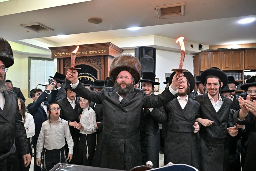 מעמד הכנסת ספר תורה לישיבת 'חיי תורה'