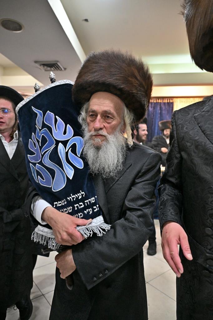 מעמד הכנסת ספר תורה לישיבת 'חיי תורה'