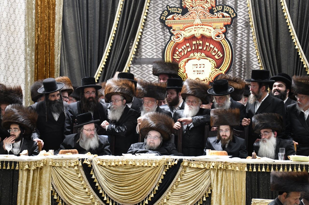 שמחת שבע ברכות המרכזי בבעלזא