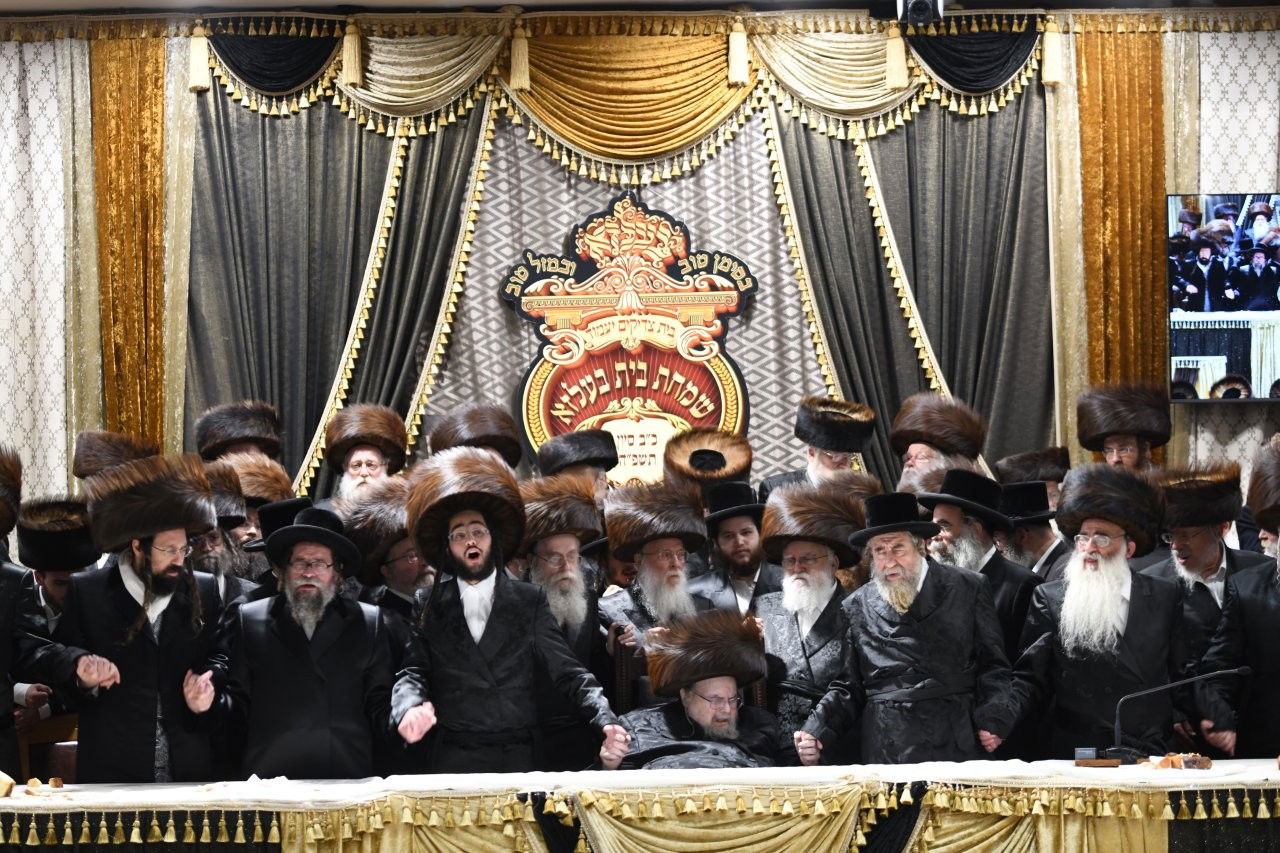 שמחת שבע ברכות המרכזי בבעלזא