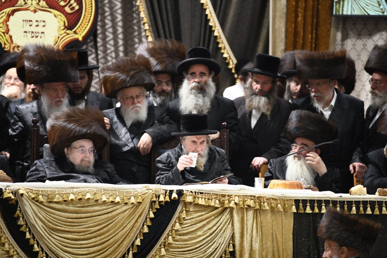 שמחת שבע ברכות המרכזי בבעלזא