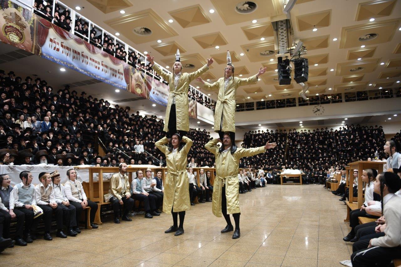 חסידי בעלזא בשמחה