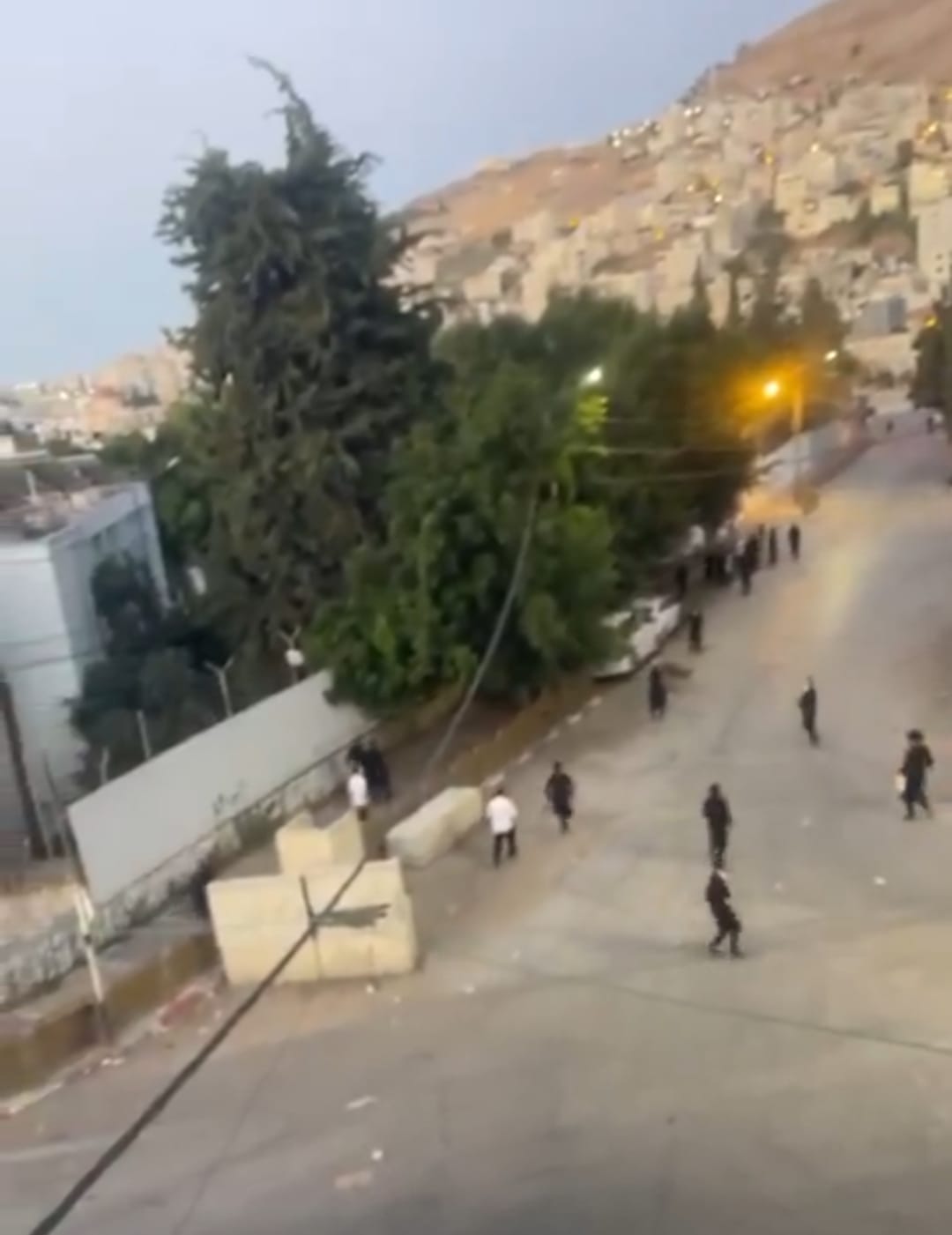 עימות מסוכן בין יהודים לערבים בשכם