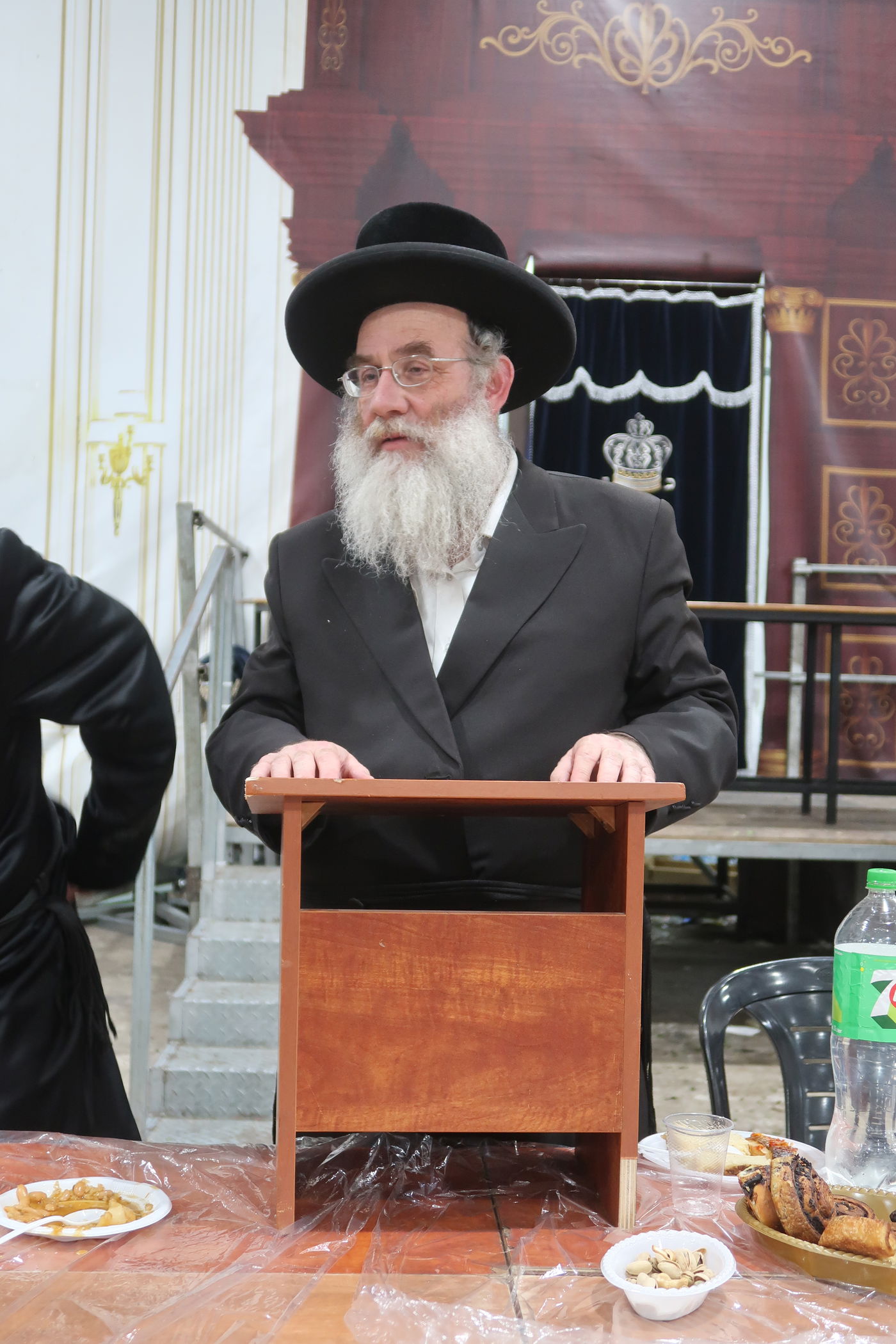 וואכט נאכט לבן הרב ישראל הגר