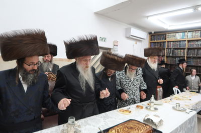 שמחת שבע ברכות בחצרות טשארנאביל  - ראדושיץ - ראזלא 