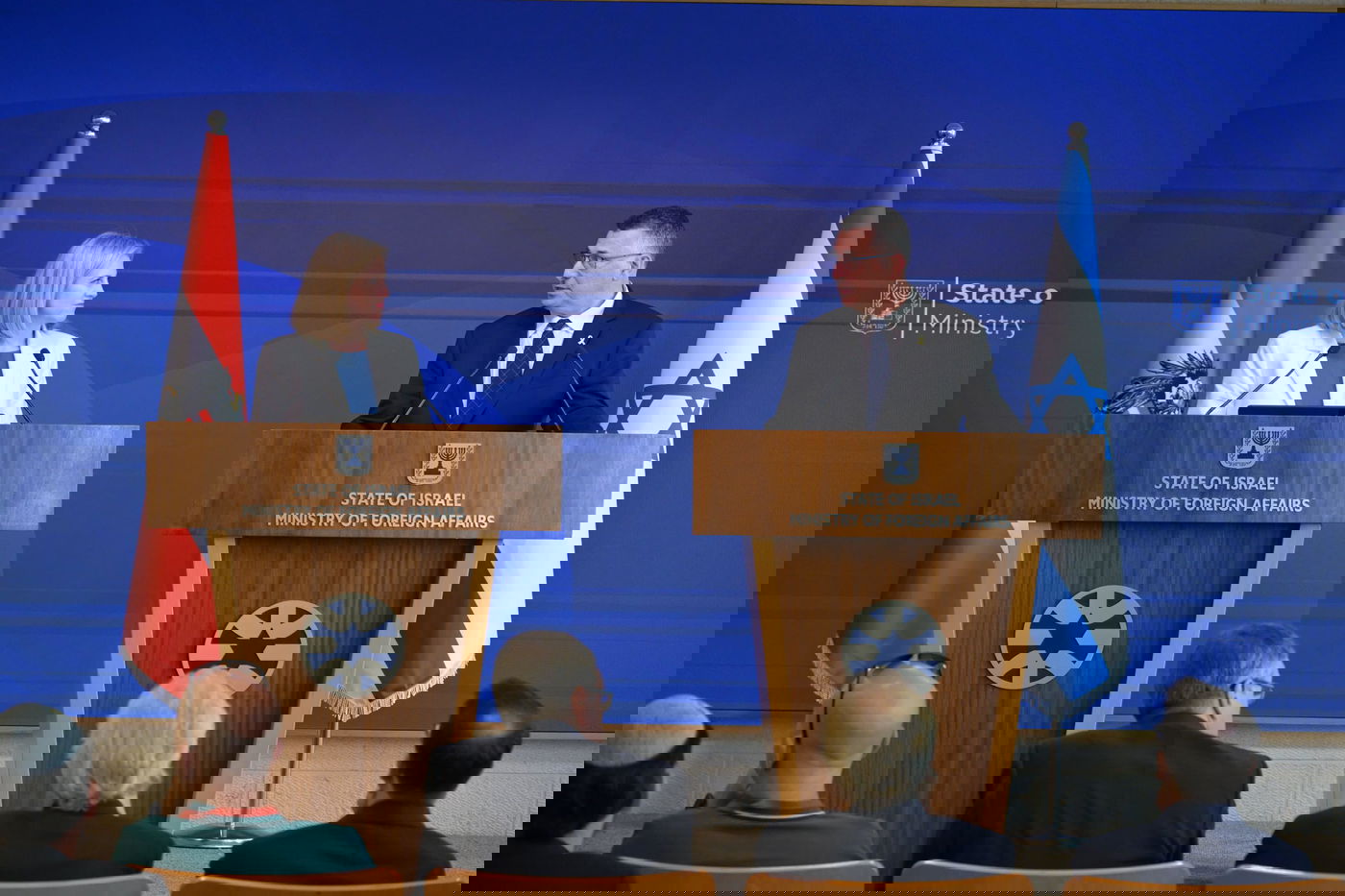 סער עם שרת החוץ של אוסטריה