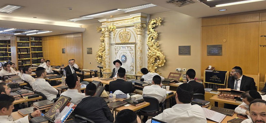 הגאון רבי שלמה ידידיה זעפראני בשיעור ב'יחווה דעת'