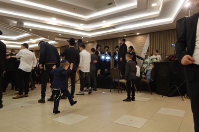 סימן שהייתה פה לא רק חתונה. הייתה פה משפחה.