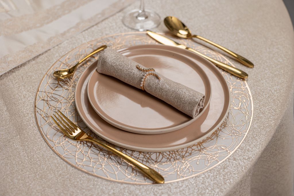 עיצוב שולחן מושלם לשבת וחג - יצירתיות ואסתטיקה