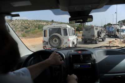 חילוץ אישה יהודייה מתוך בית ערבי בדרום הארץ