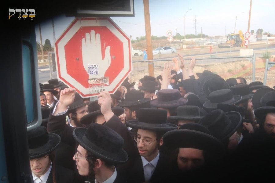 המחאות ביהוד