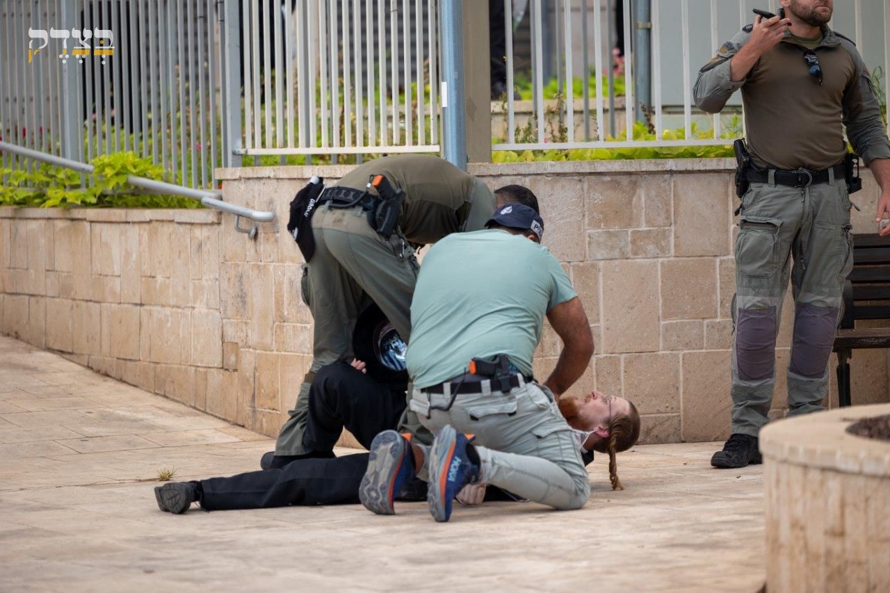 המחאות ביהוד