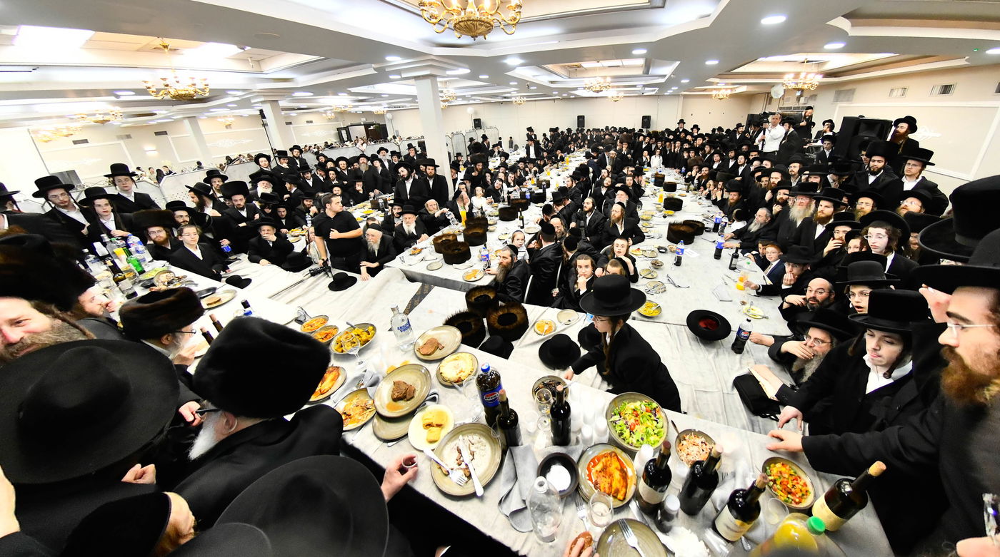 האדמו"ר מאמשינוב בחתונה בבני ברק