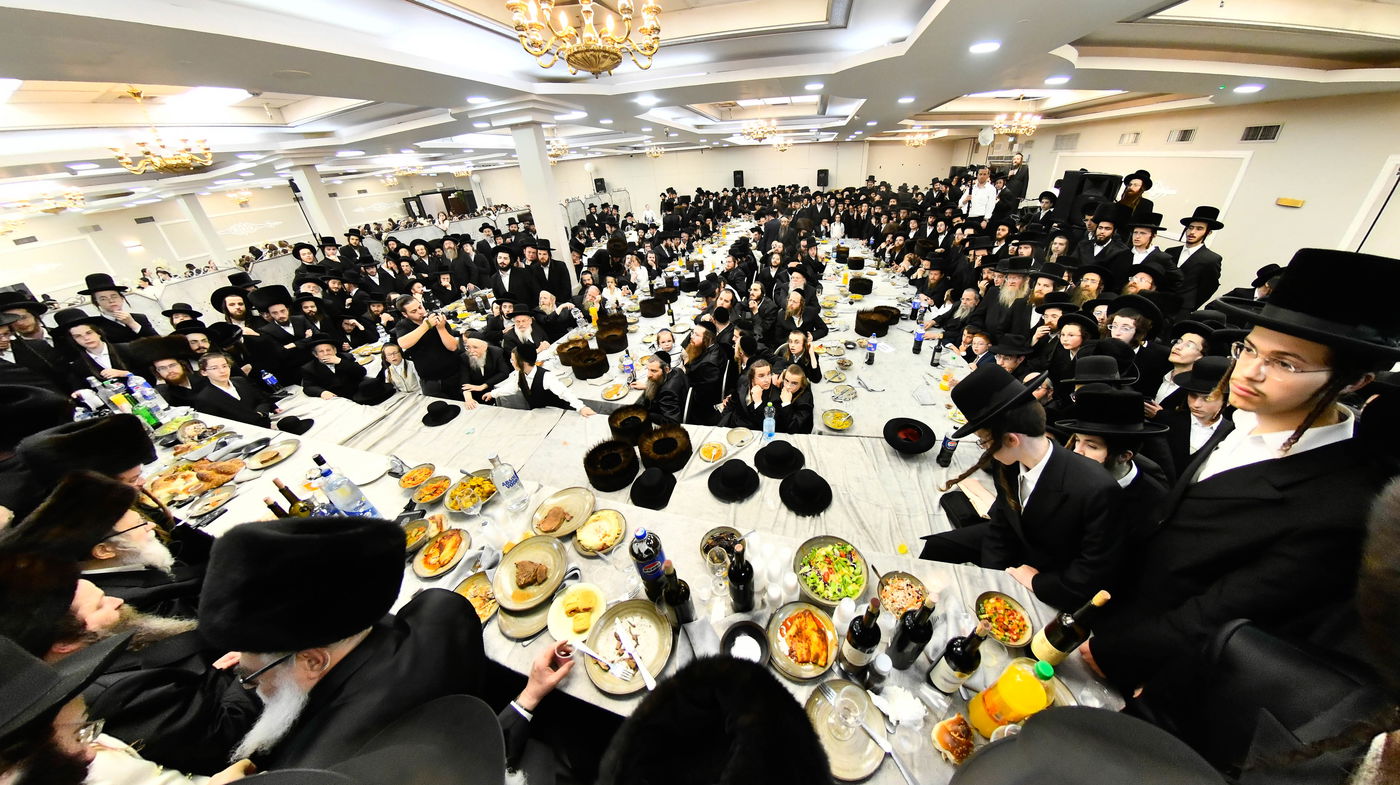 האדמו"ר מאמשינוב בחתונה בבני ברק