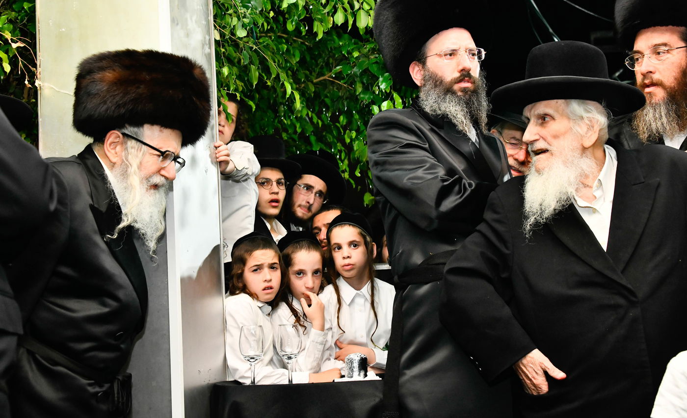 האדמו"ר מאמשינוב בחתונה בבני ברק