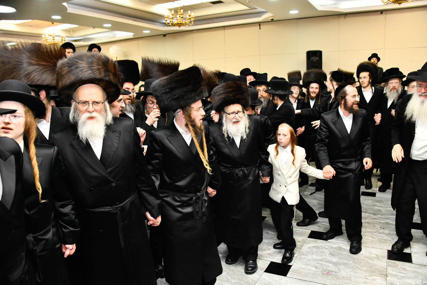 האדמו"ר מאמשינוב בחתונה בבני ברק