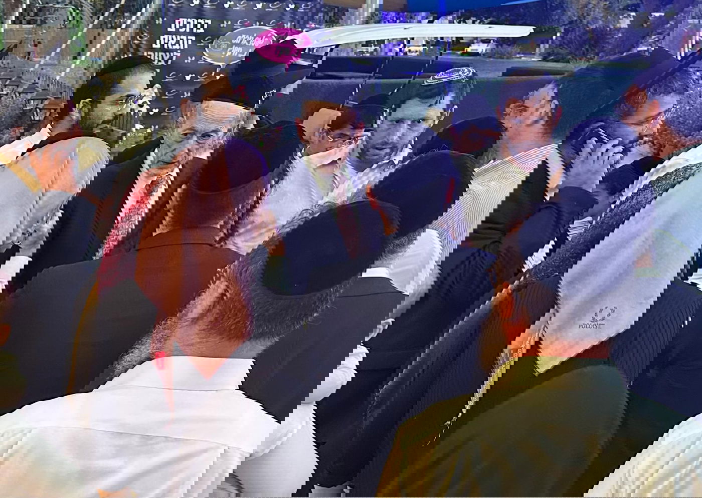 מקלב עם המפונים בבני ברק