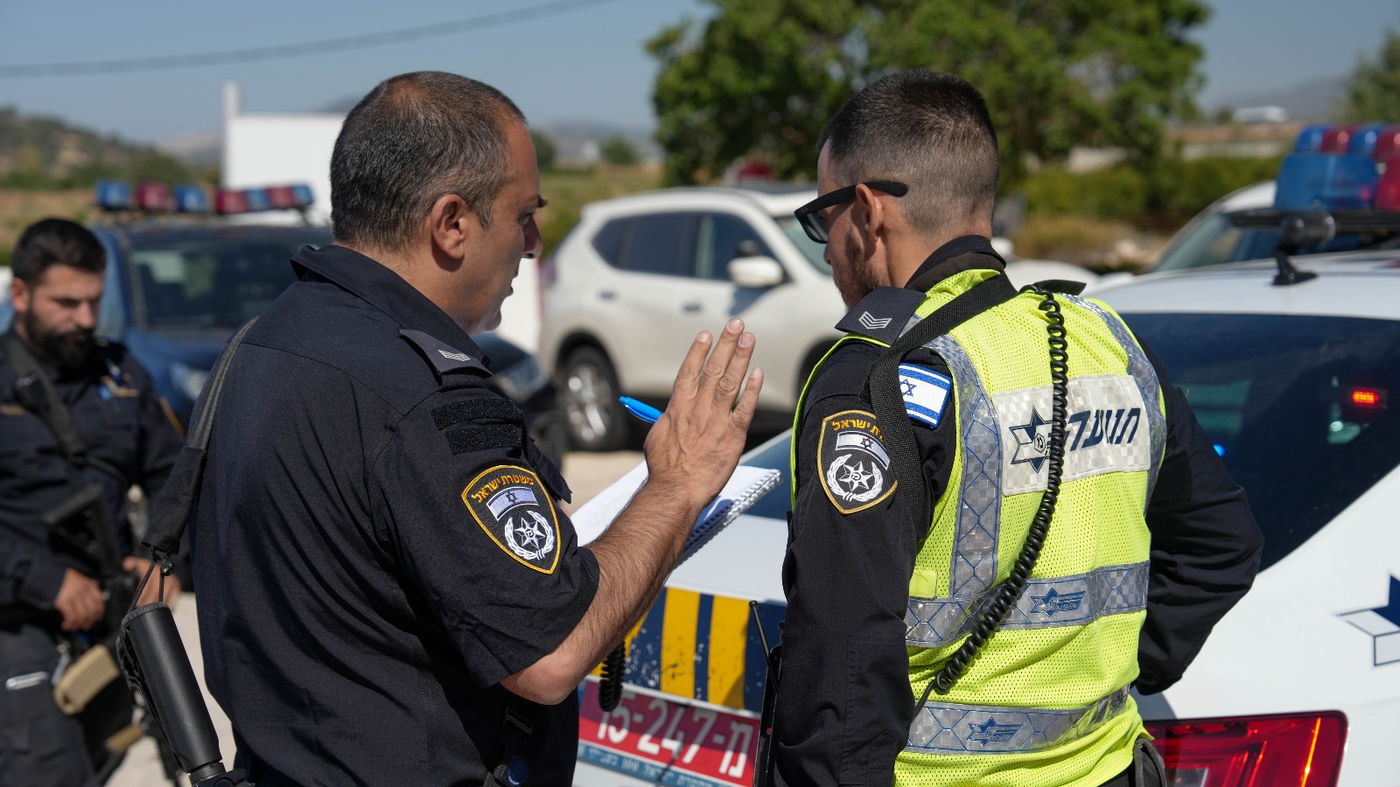 "הגזים": נהג אוטובוס עמוס נוסעים התבקש לעצור - ואז השוטר הופיע