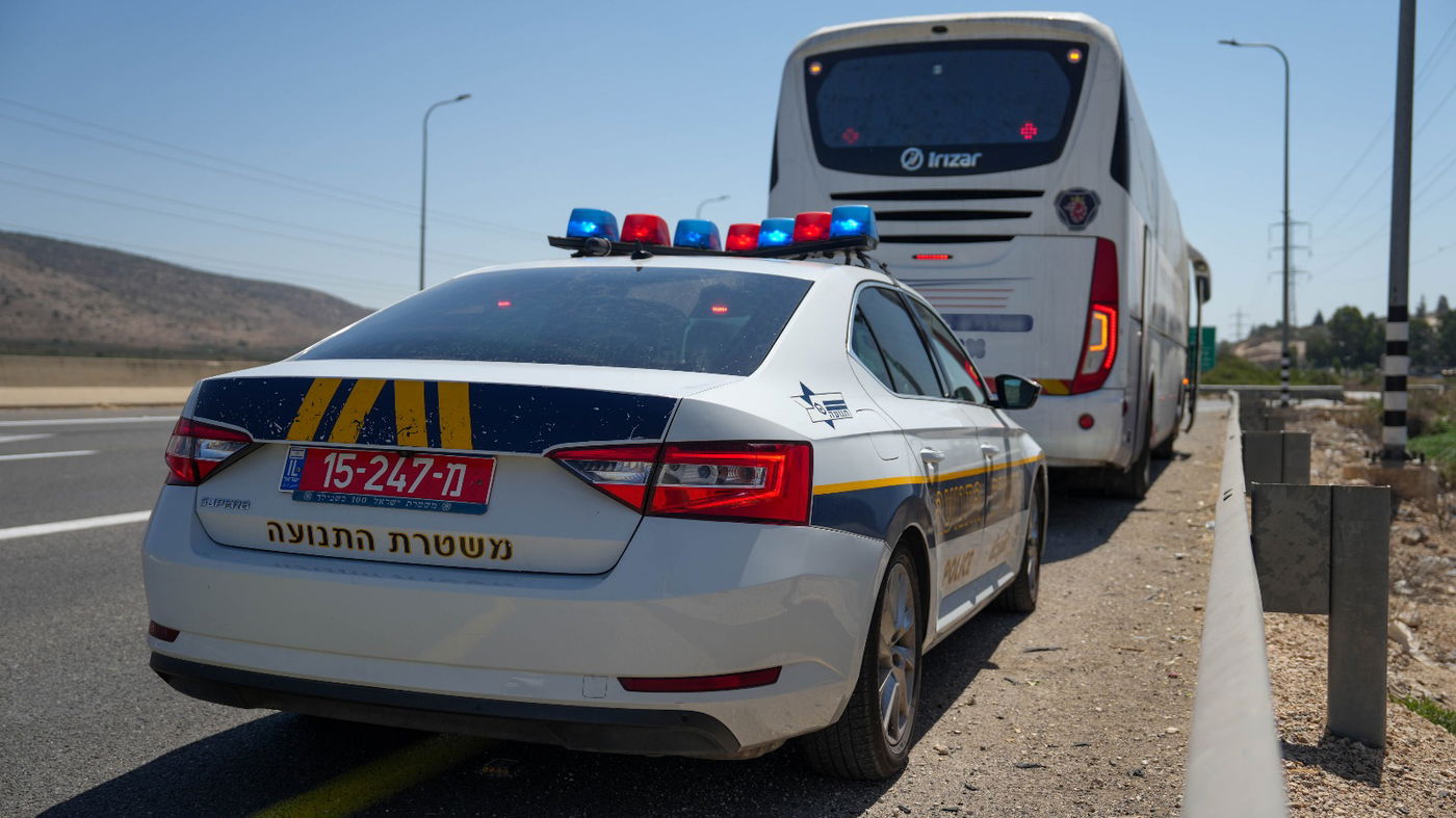 "הגזים": נהג אוטובוס עמוס נוסעים התבקש לעצור - ואז השוטר הופיע