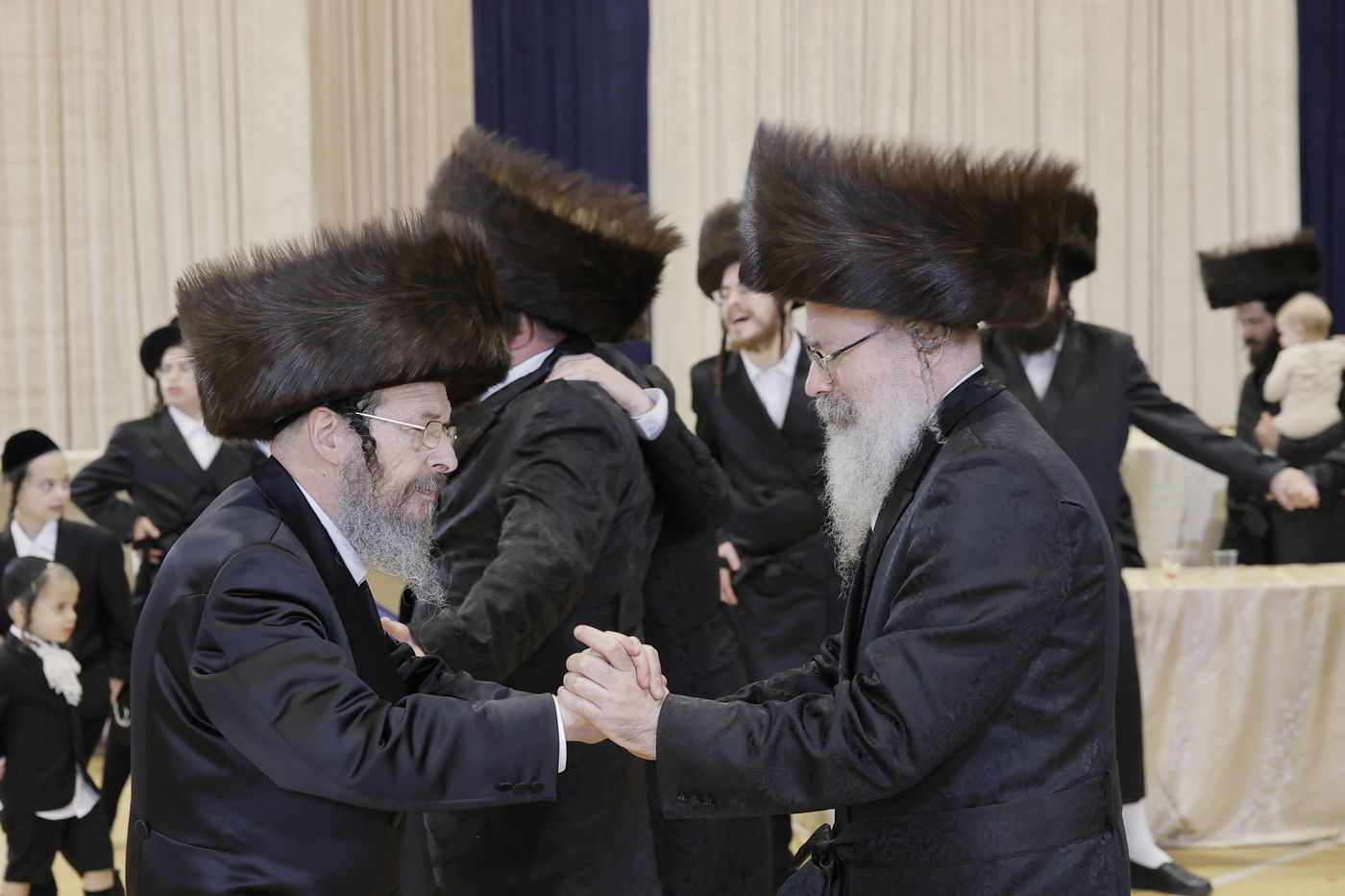 שמחת נישואי בן גאב"ד זוועהיל