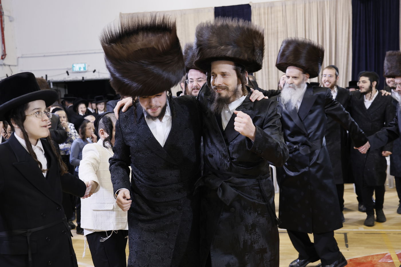 שמחת נישואי בן גאב"ד זוועהיל