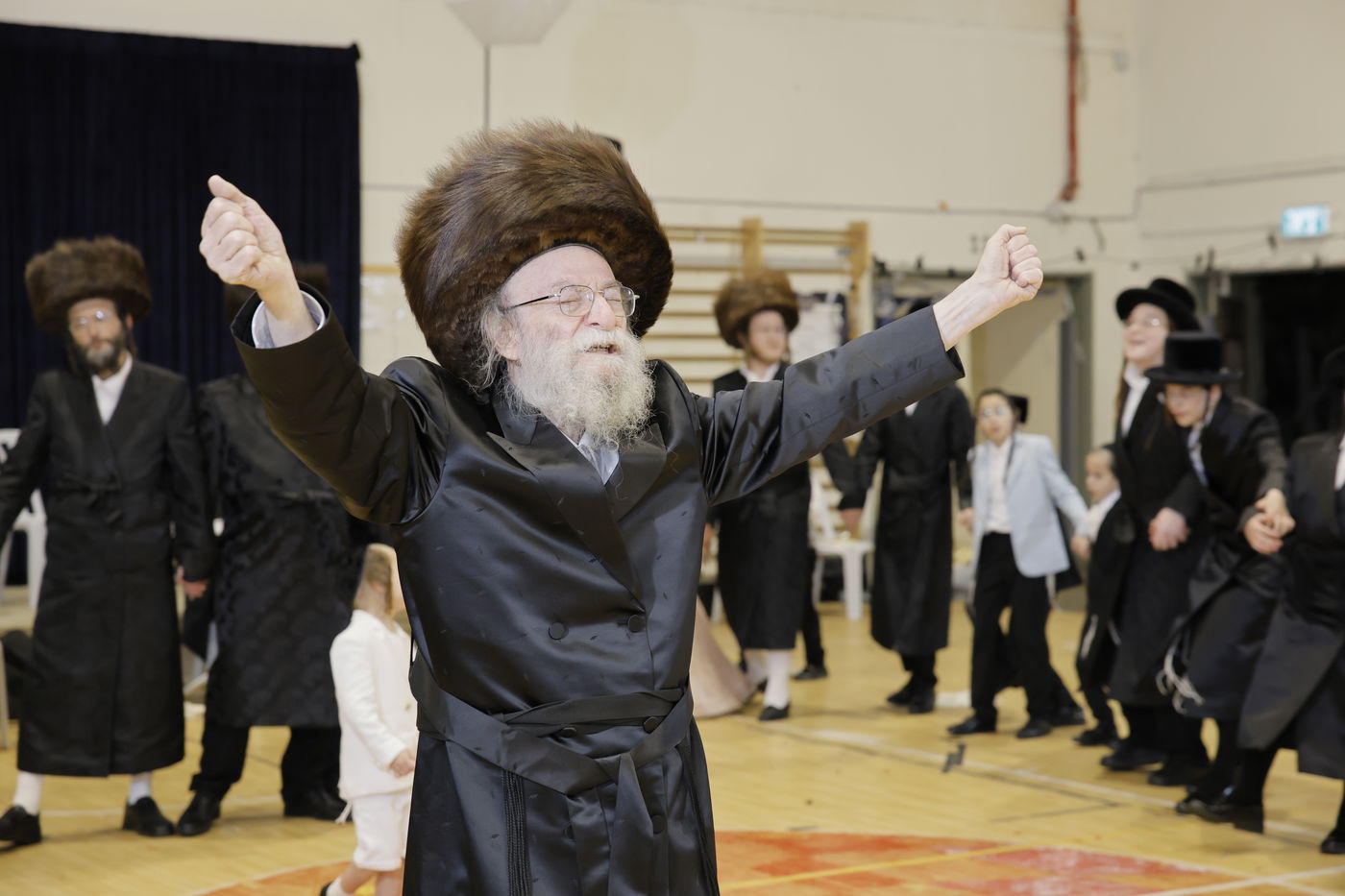 שמחת נישואי בן גאב"ד זוועהיל