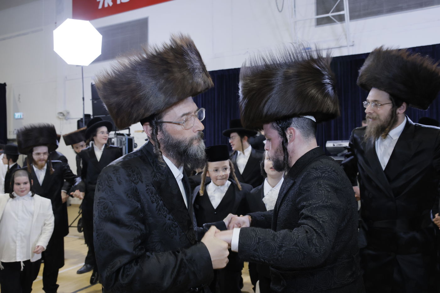 שמחת נישואי בן גאב"ד זוועהיל