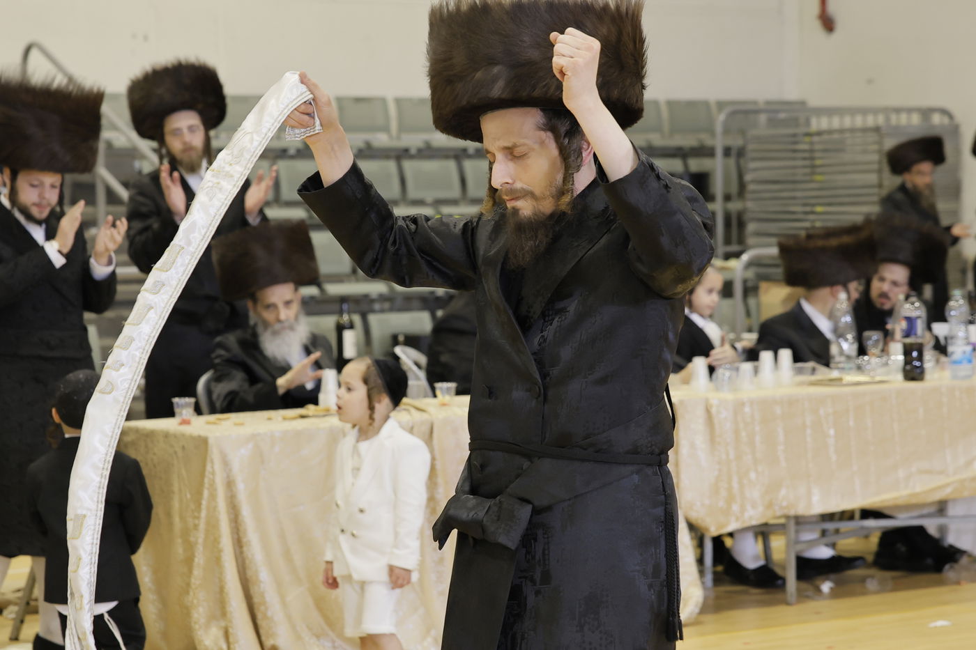 שמחת נישואי בן גאב"ד זוועהיל