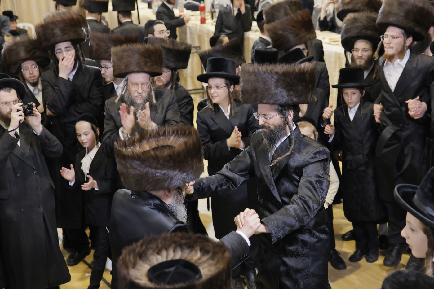 שמחת נישואי בן גאב"ד זוועהיל