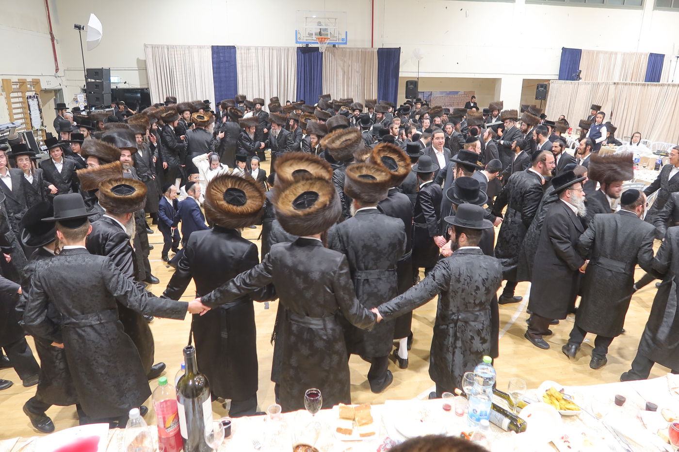 שמחת נישואי בן גאב"ד זוועהיל