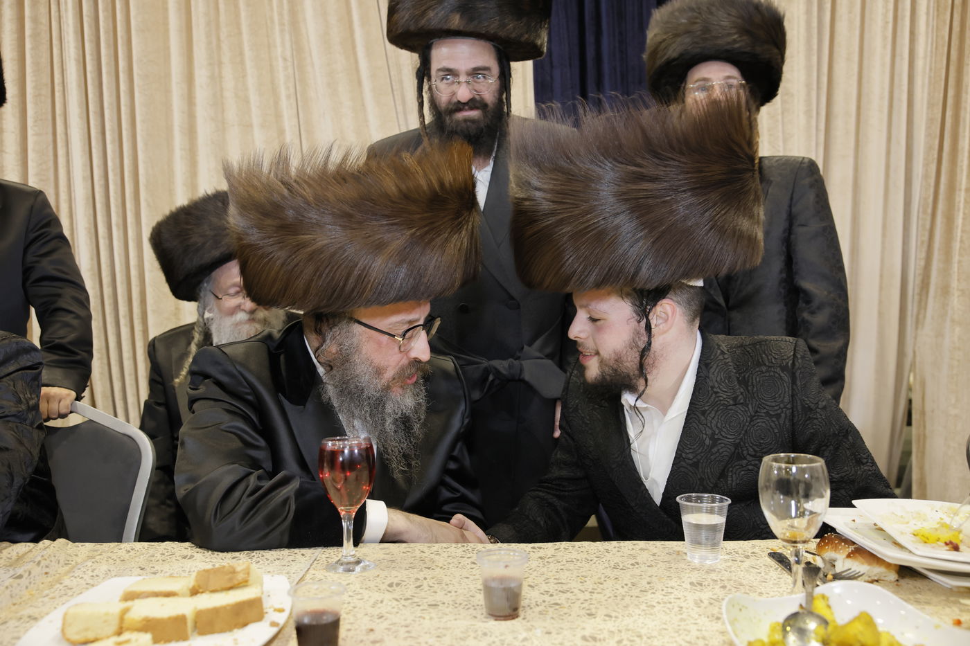 שמחת נישואי בן גאב"ד זוועהיל