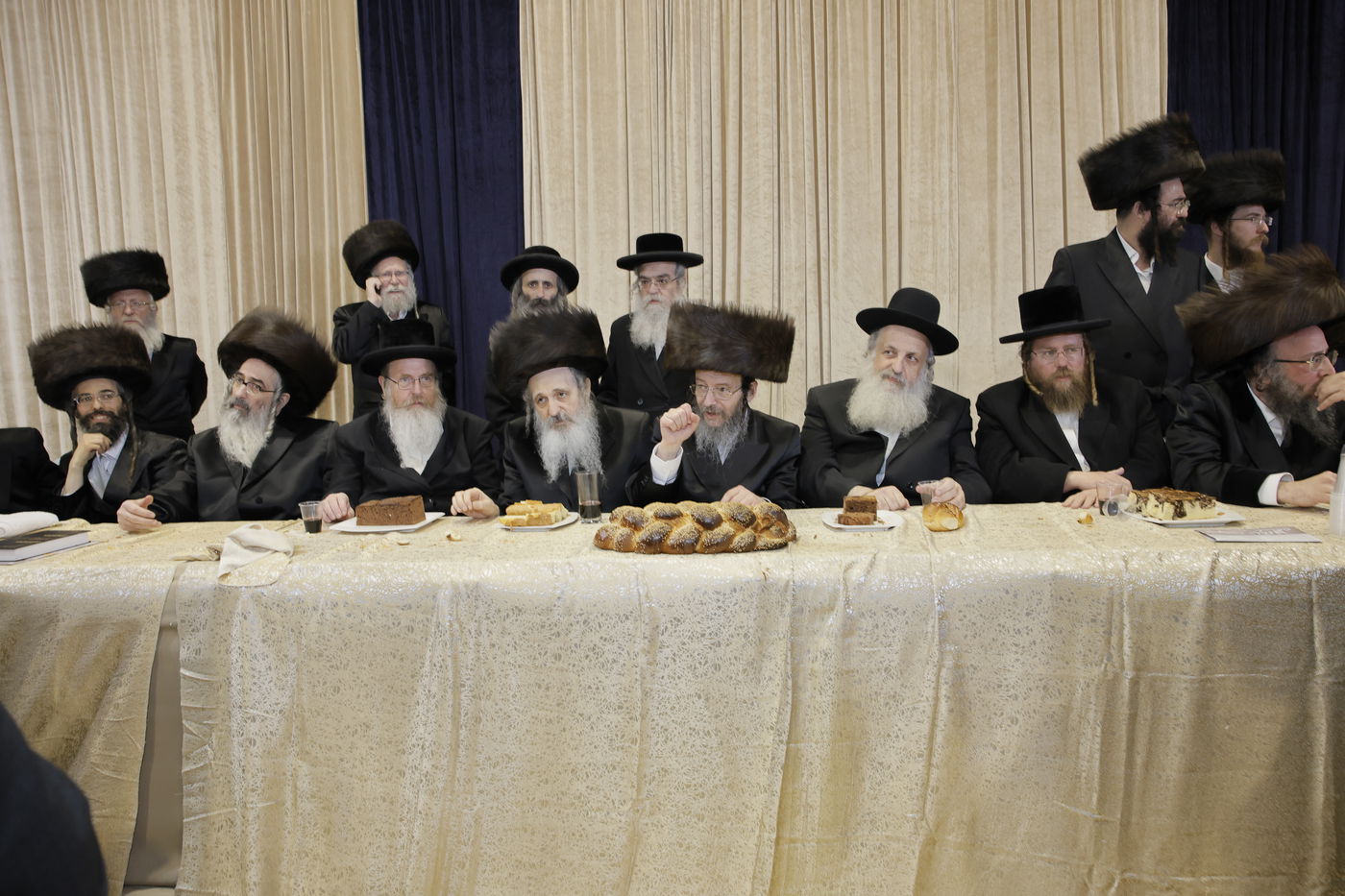 שמחת נישואי בן גאב"ד זוועהיל