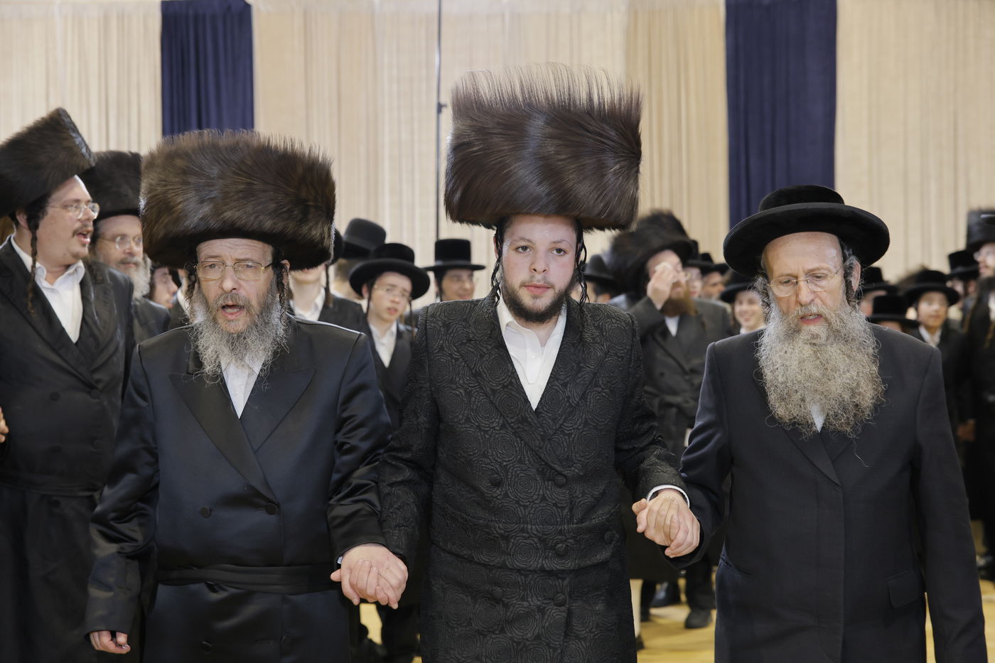 שמחת נישואי בן גאב"ד זוועהיל