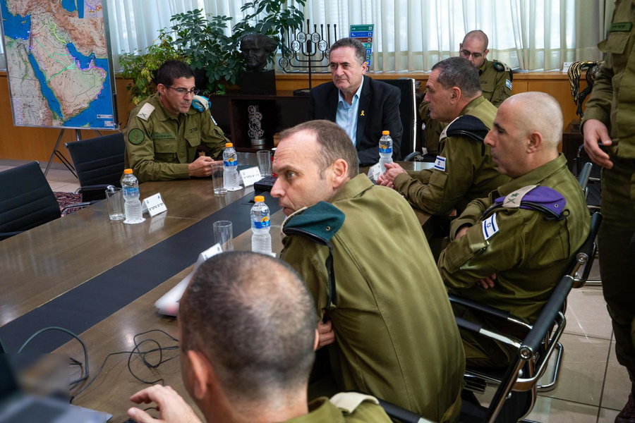 שר הביטחון כ"ץ בחיתוך מצב