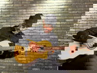 תומר מתנה בסינגל חדש: "תעוף גבוה"