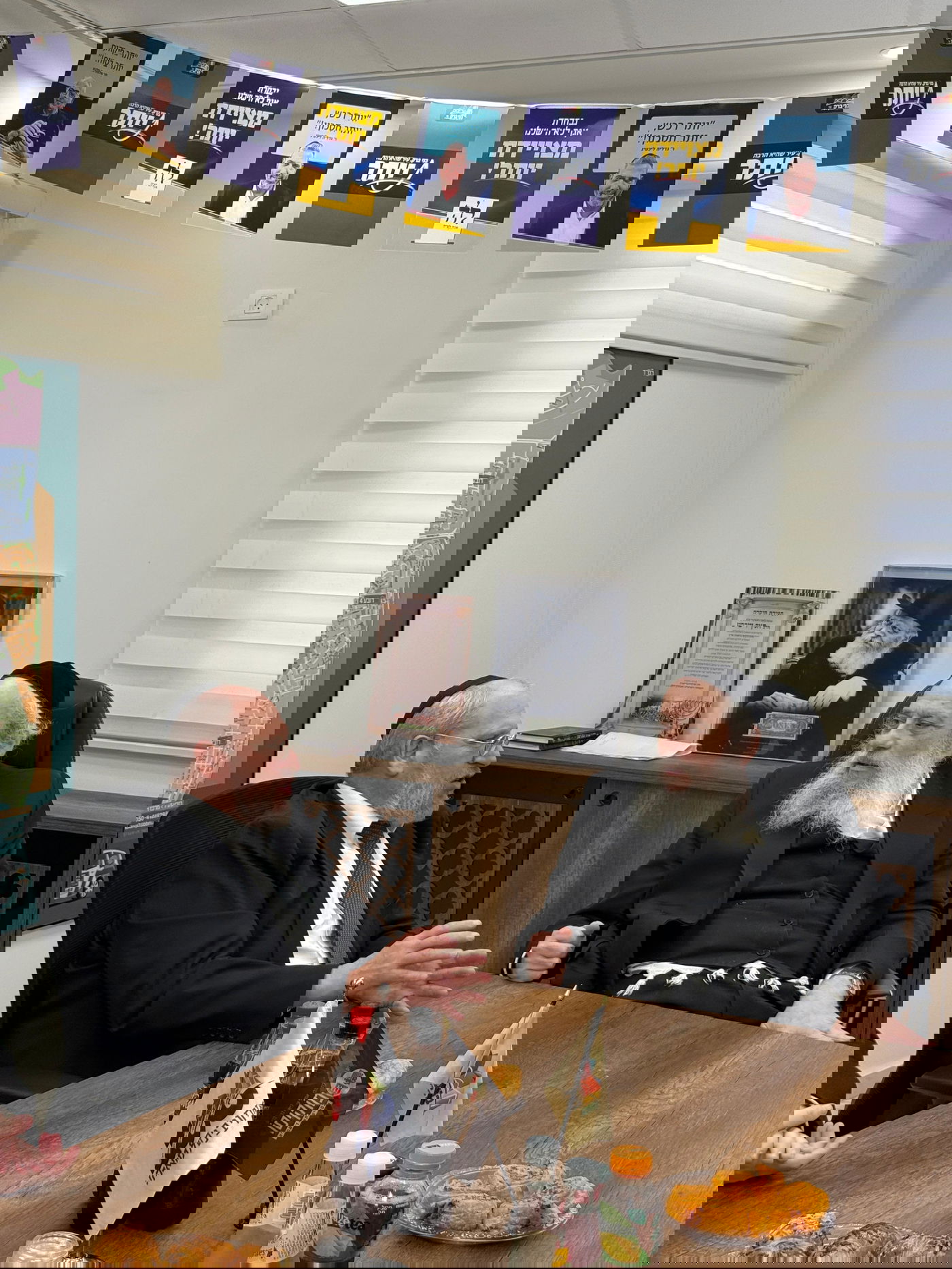 ראש העיר בני ברק מעניק תעודת הוקרה ליועץ הרפואי הרב שמעון רגובי, יו"ר ארגון 'מזור'