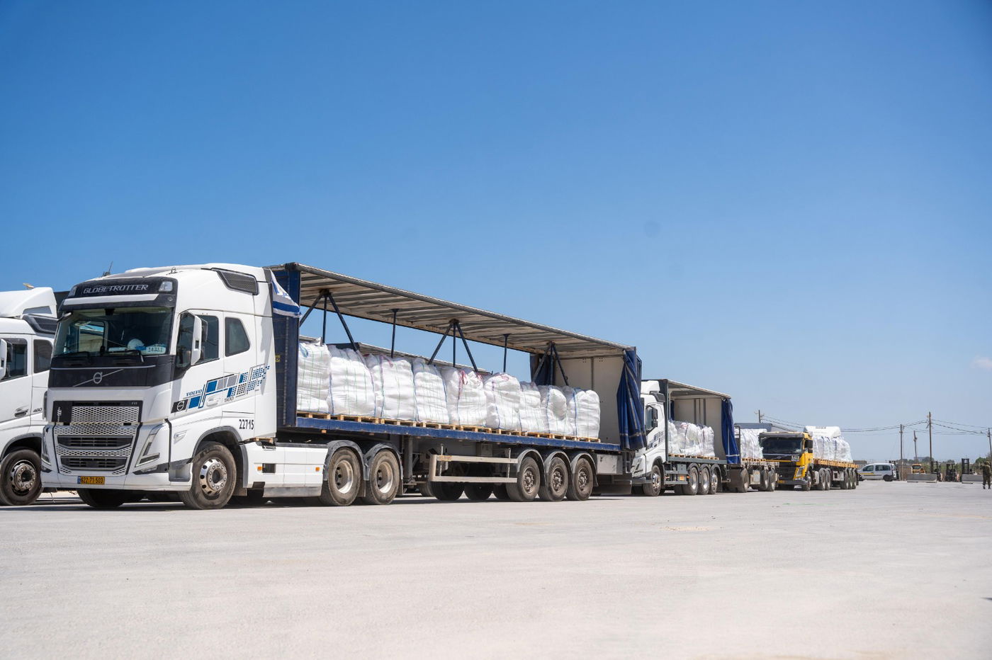 העברת הסיוע ההומניטרי לצפון הרצועה דרך מעבר 'זיקים'