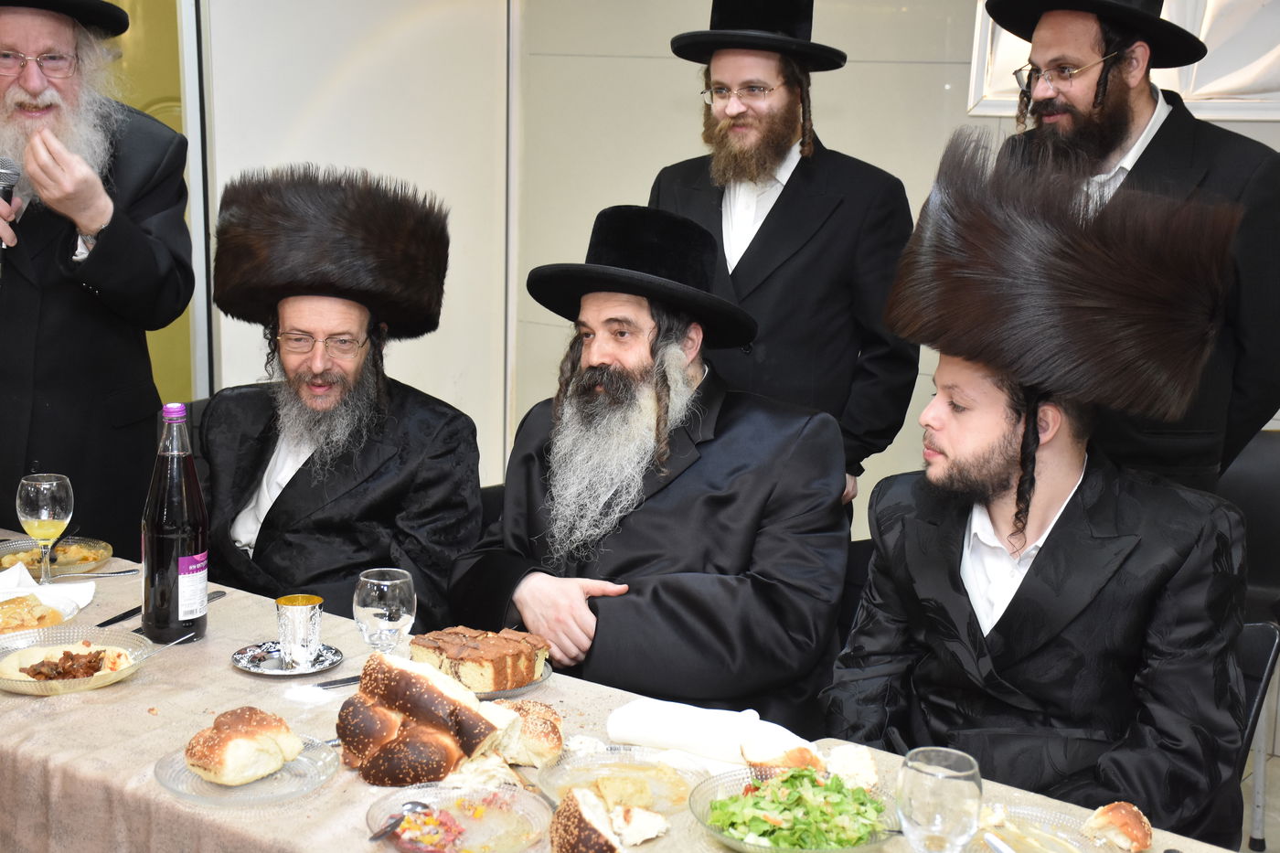 שמחת השבע ברכות לבן גאב"ד זוועהיל, ונכד הגה"צ רבי חיים צבי שפירא