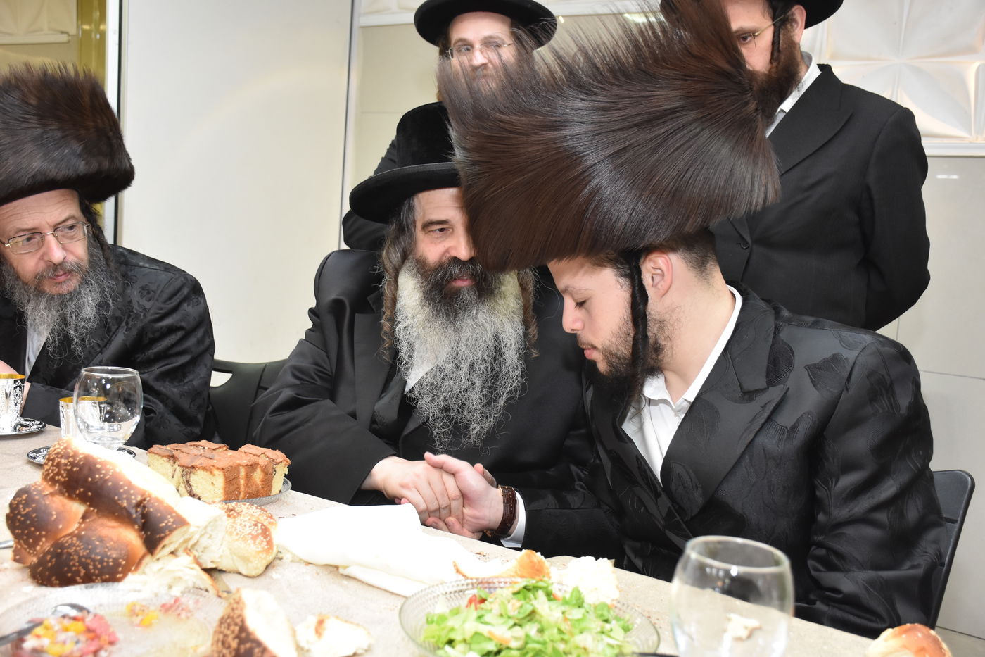 שמחת השבע ברכות לבן גאב"ד זוועהיל, ונכד הגה"צ רבי חיים צבי שפירא