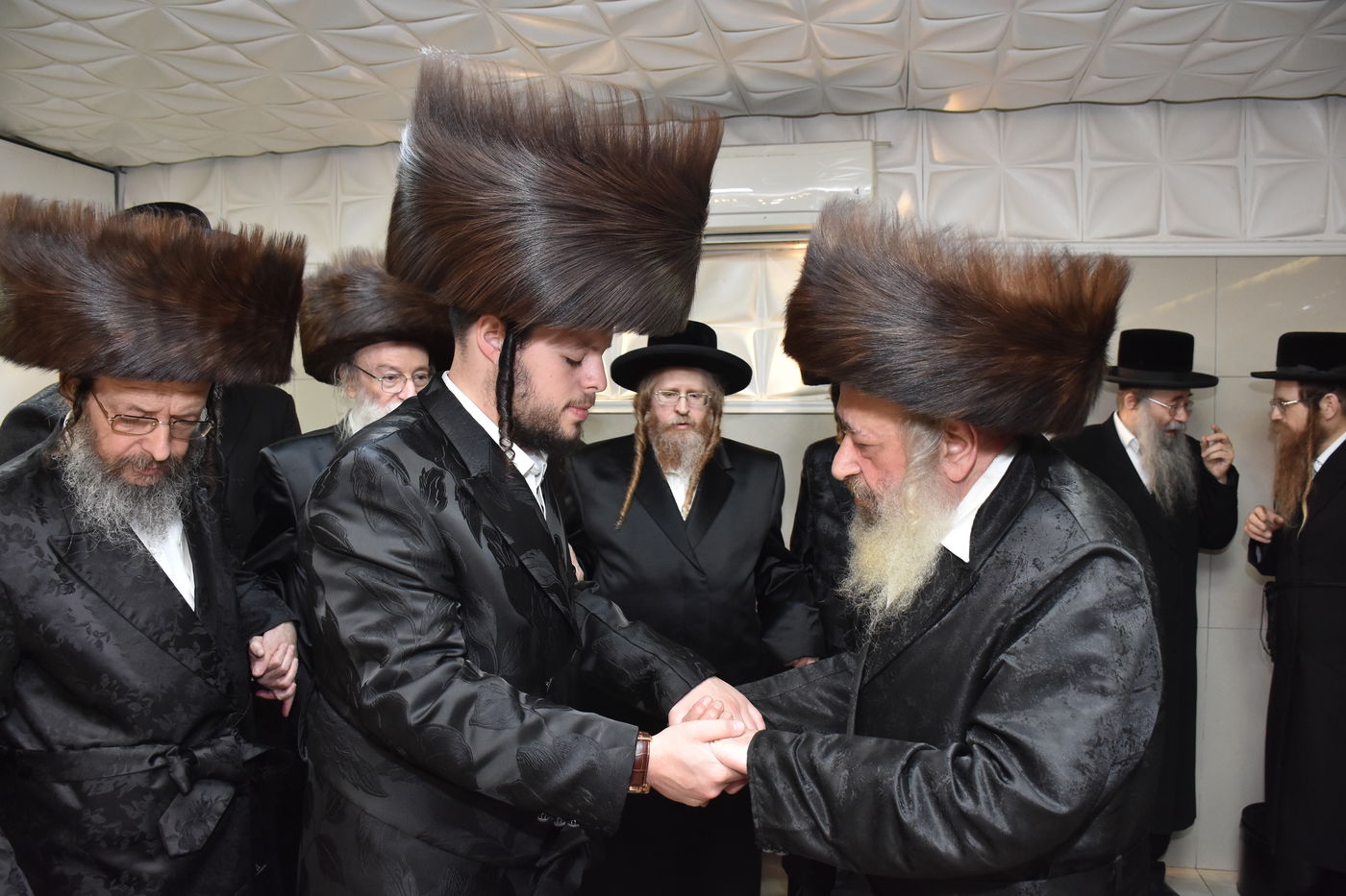 שמחת השבע ברכות לבן גאב"ד זוועהיל, ונכד הגה"צ רבי חיים צבי שפירא