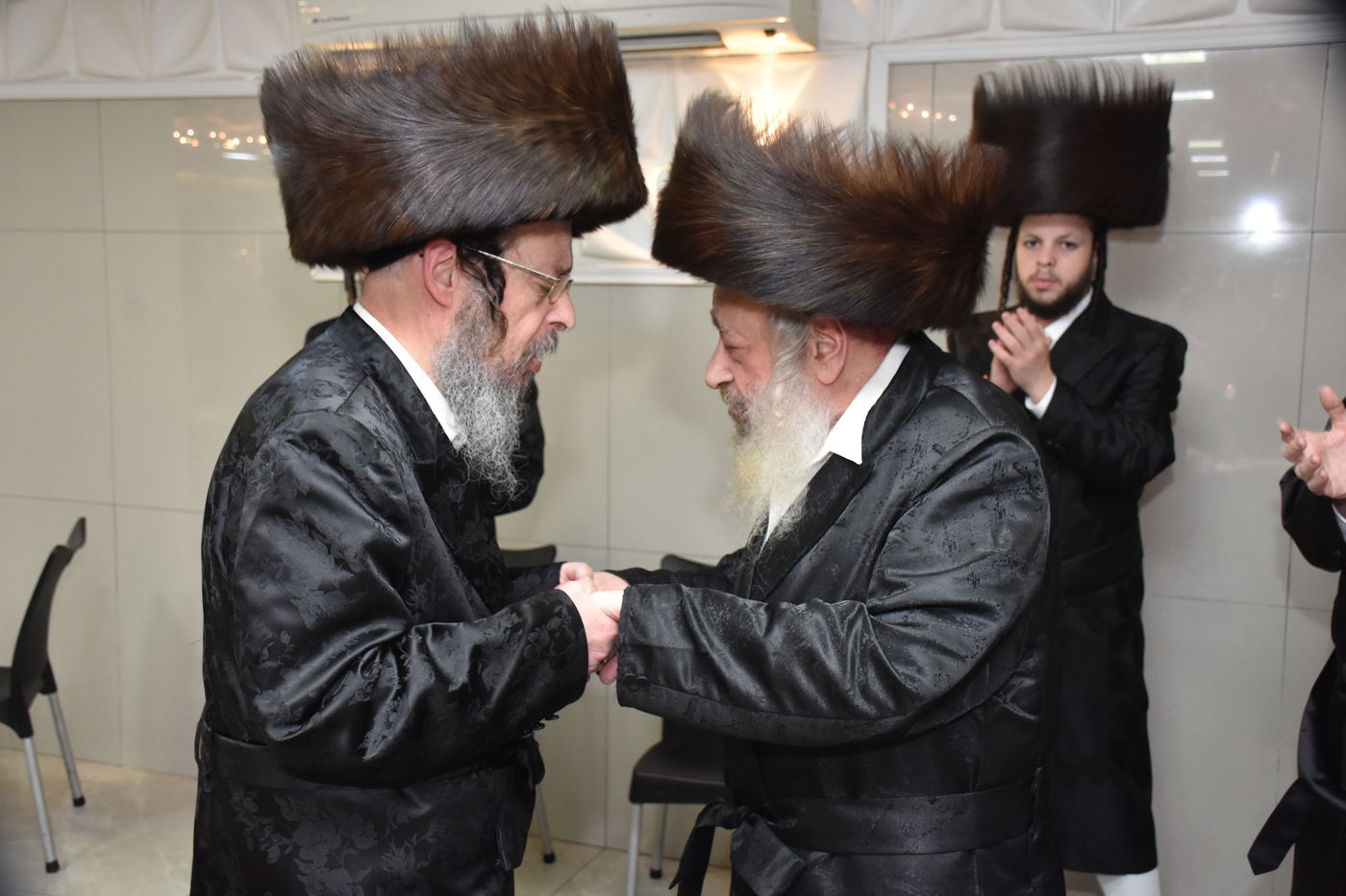 שמחת השבע ברכות לבן גאב"ד זוועהיל, ונכד הגה"צ רבי חיים צבי שפירא