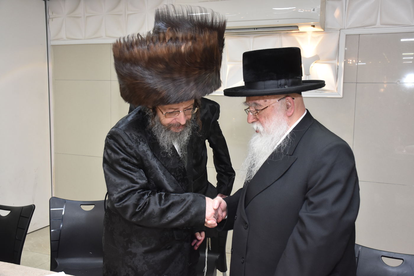 שמחת השבע ברכות לבן גאב"ד זוועהיל, ונכד הגה"צ רבי חיים צבי שפירא